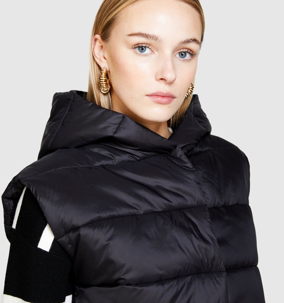 Sleeveless jacket with hood - null - Black | Sisley image number 5